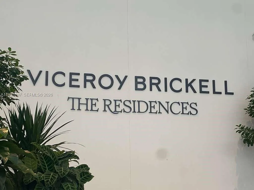 Viceroy Residence — Photo 1