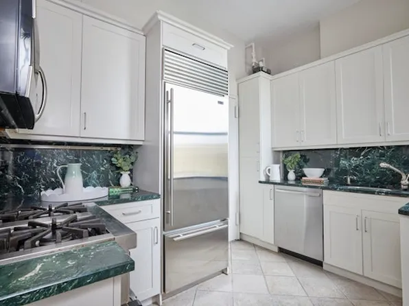 970 Park Avenue 8N image 3 of 6
