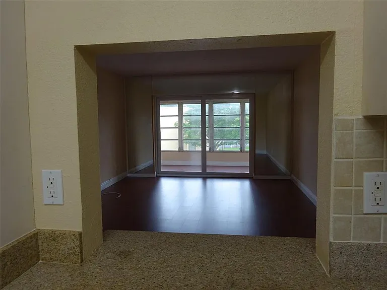 6050 NW 64th Ave #307 — Photo 5