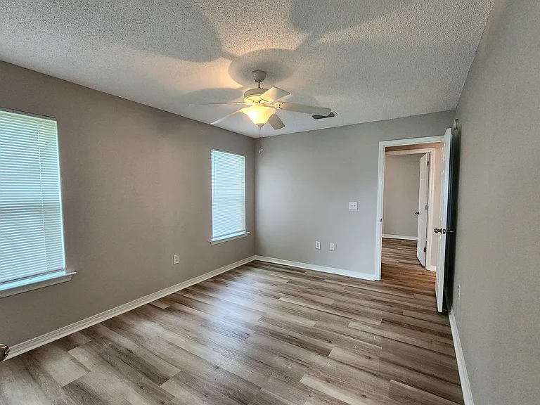 1732 Abbey Loop — Photo 35