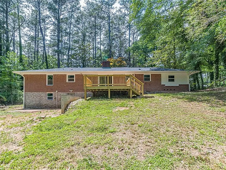 1624 Dodson Dr SW — Photo 2