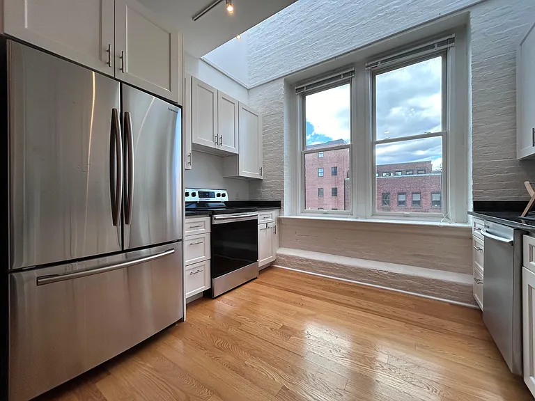 133 Mathewson St #303 — Photo 9