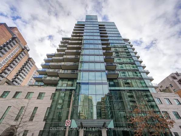 77 Charles St W #1603, Toronto, ON M5S 0B2