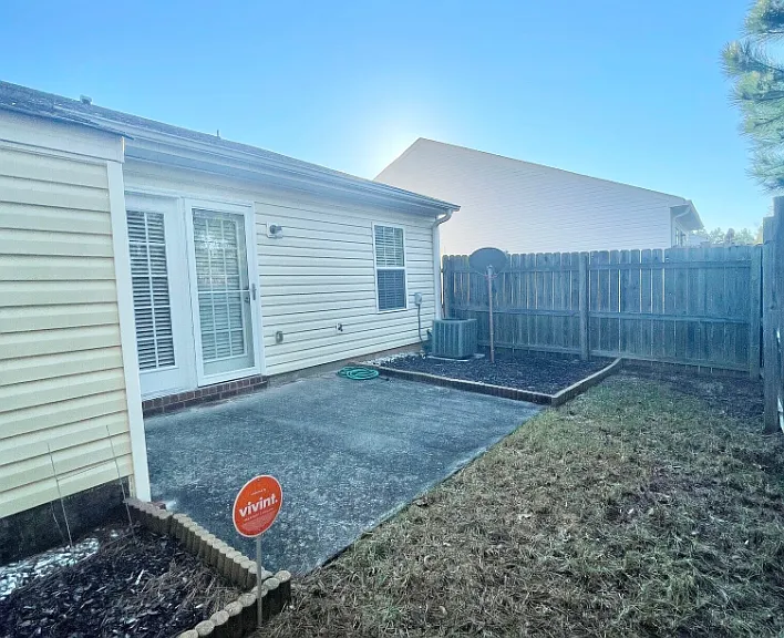 604 Beretta Dr — Photo 5