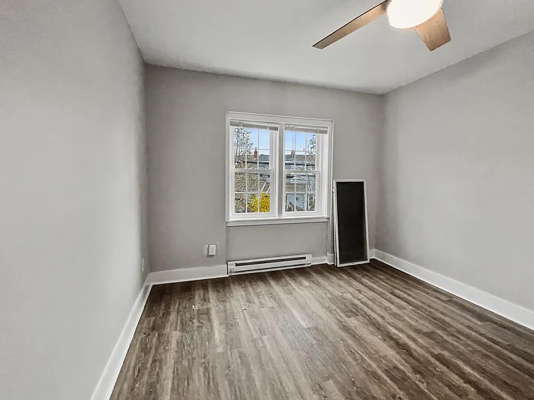 327-337 W Chestnut St — Photo 18