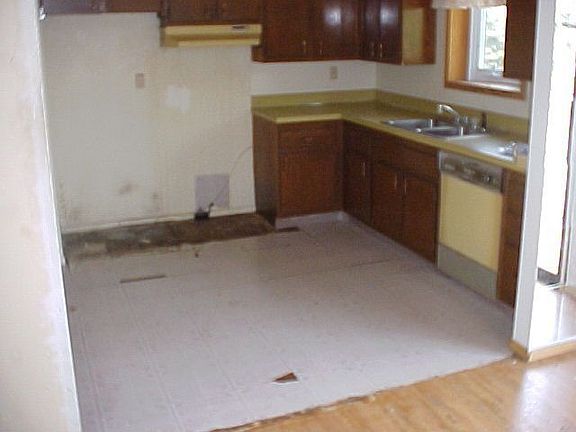 Kitchen-needs TLC