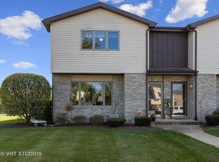 811 Sojourn Rd, New Lenox, IL 60451