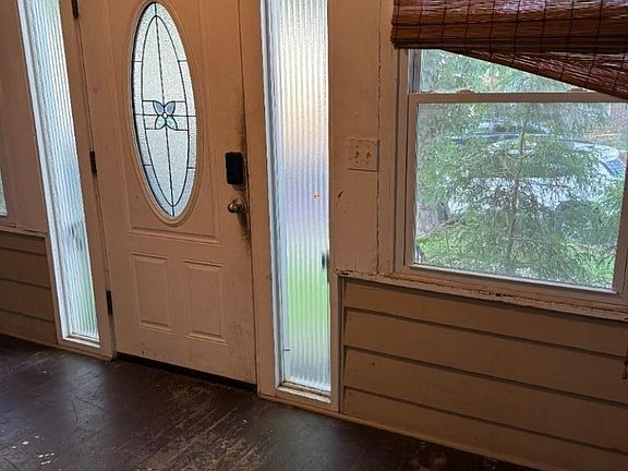 2nd image of 506 Beardsley Ave