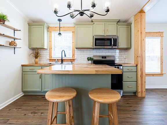 3rd image of 413 Fantail Ave