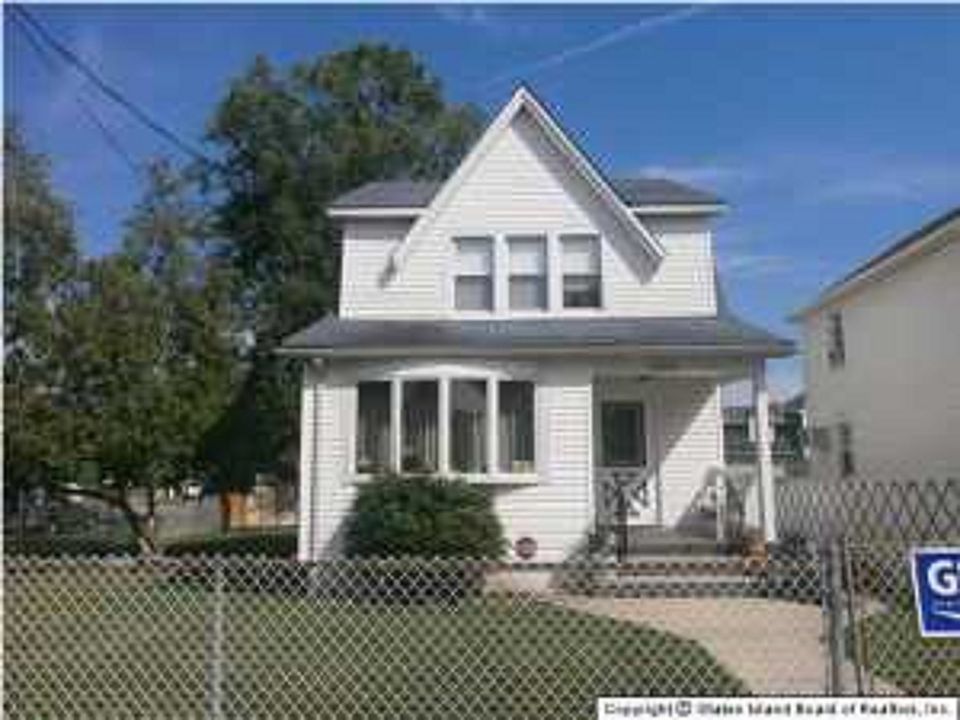 1st image of 406 Lynn St