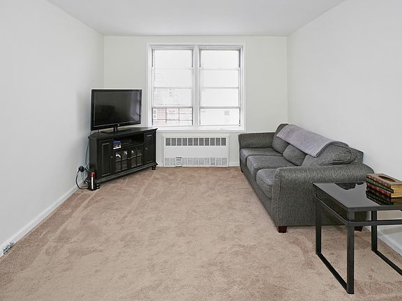 5th image of 33-04 93rd St #6R