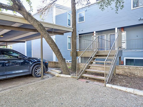 2nd image of 606 W Lynn St APT 7
