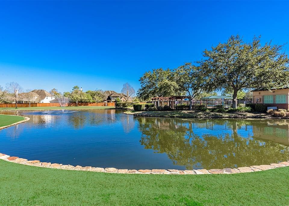 2nd image of 2213 Waters Edge Ln