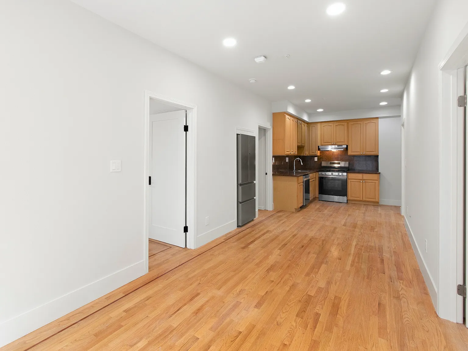 6 bed, 1900 sqft, $12,000 — Photo 3