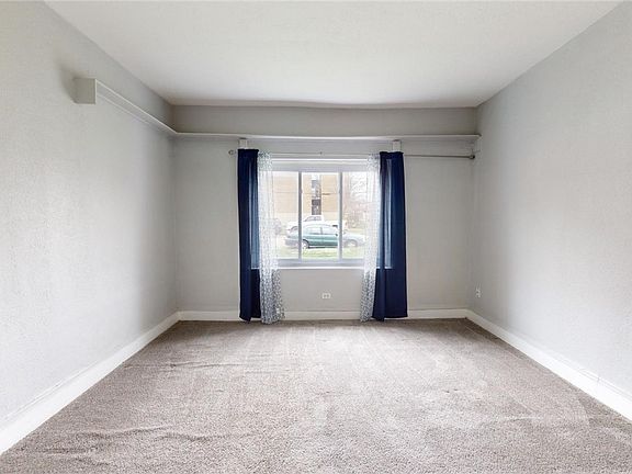 4th image of 3332 Walton Ave