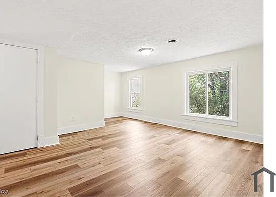 2 bed, 1200 sqft, $1,250 — Photo 3