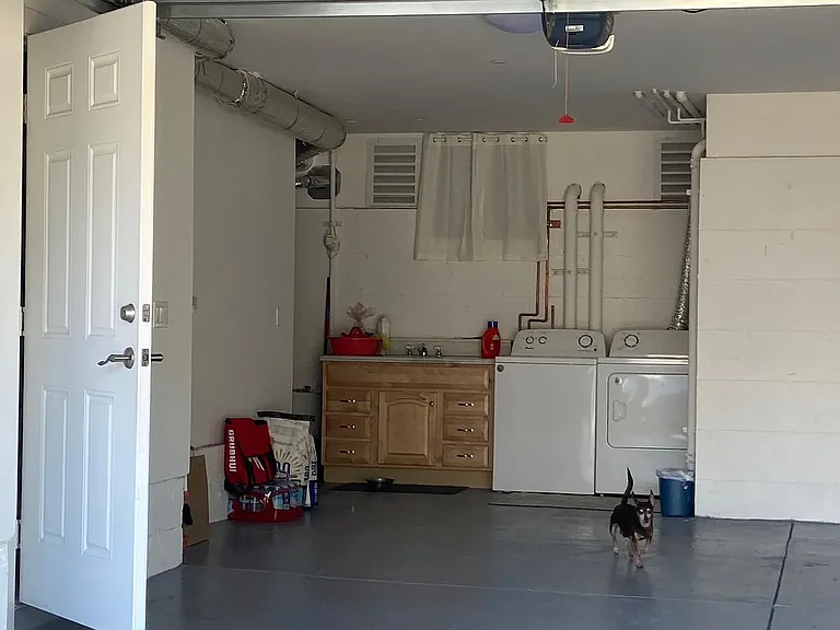 323 Peoria St — Photo 2