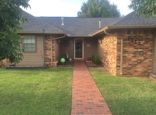 1113 NE 19th St, Moore, OK 73160