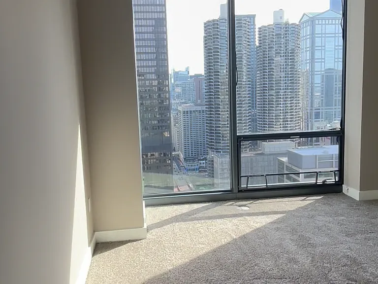 550 N State St #4906 — Photo 15