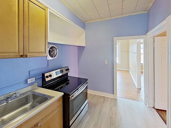 3rd image of 409 Carlisle St #2