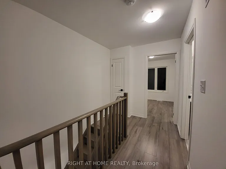 23 Fairlane Ave — Photo 8