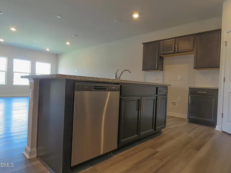 5118 Anamosa St — Photo 13