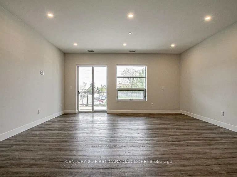 1696 Fiddlehead Pl #305 — Photo 4