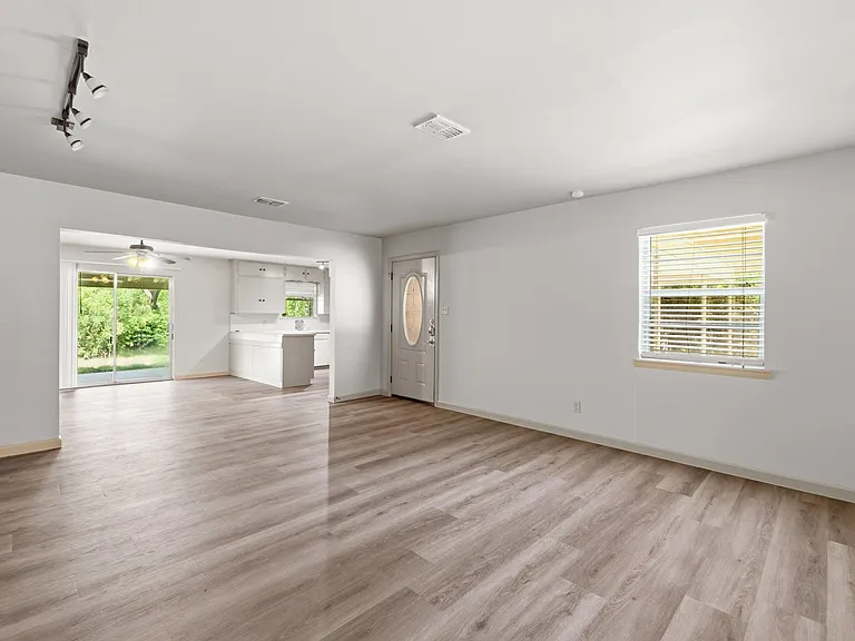 2414 Havenside Dr — Photo 7
