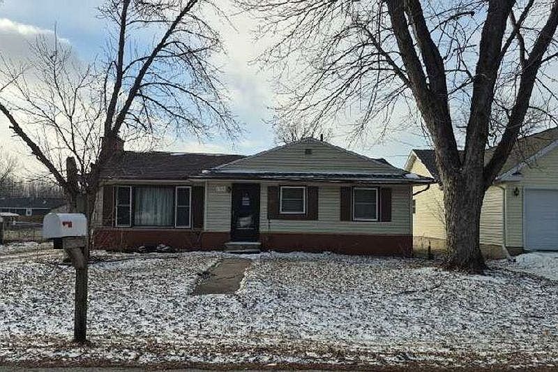 1st image of 719 8th St