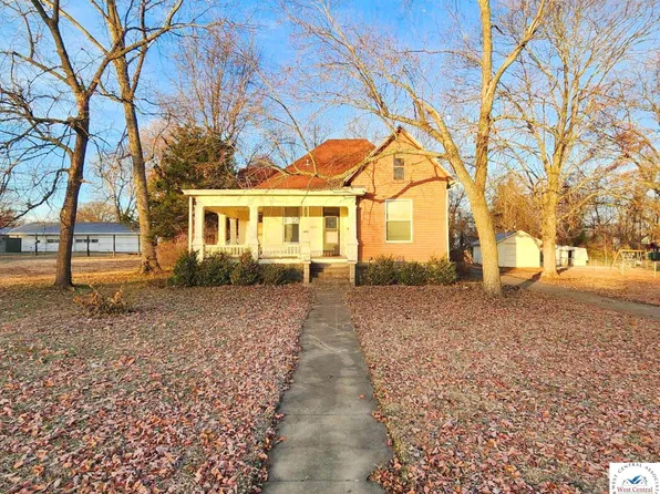 309 N Main St, Clinton, MO 64735