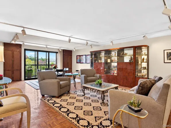 12 Bond Street #4D, Great Neck, NY 11021