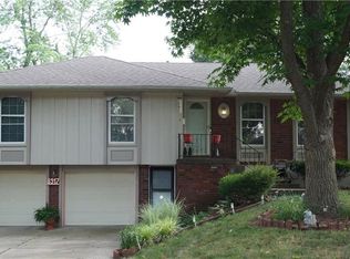 8917 E 90th Ter, Kansas City, MO 64138