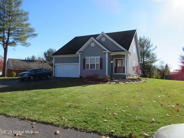 16 Slatestone Drive, Scotia, NY 12302