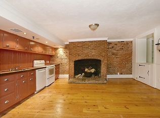 332 W 22nd St, New York, NY 10011