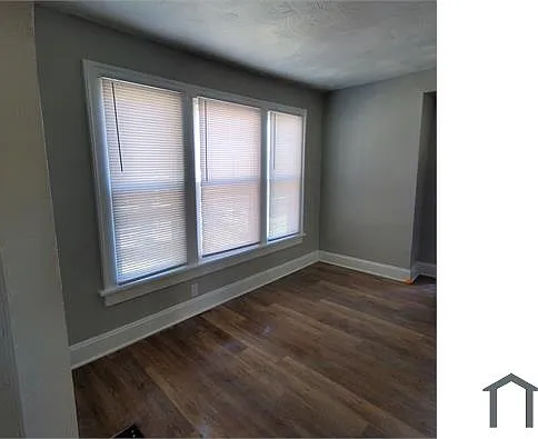 1377 Aberdeen Ave — Photo 2