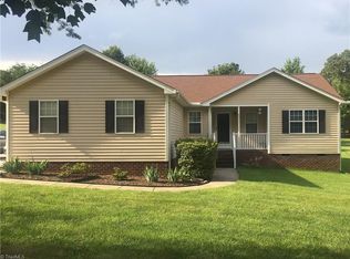 8211 Springdale Meadow Ct, Stokesdale, NC 27357