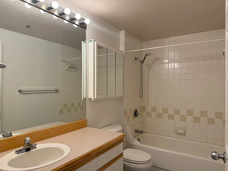2600 2nd Ave #219 — Photo 10