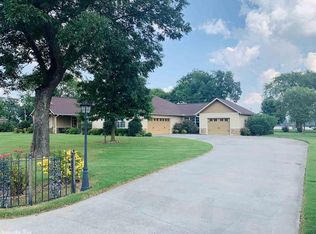 105 Lakeside Ct, Lake Village, AR 71653