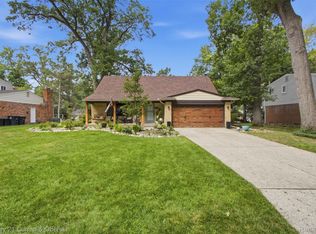 15761 Loveland St, Livonia, MI 48154