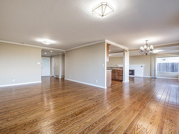 4th image of 1372 Lasuen Dr