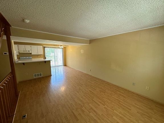 3rd image of 4933 Singleton Dr #11B