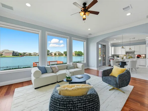 5934 Stratford Gardens Dr, Sugar Land, TX 77479