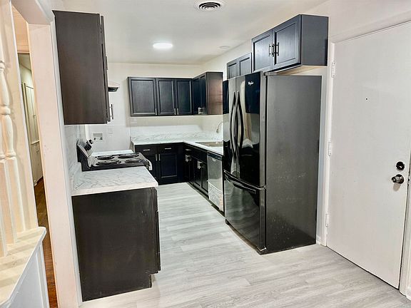 5th image of 1418 S Harrison St