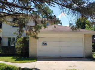 1710 Harding Rd, Northfield, IL 60093