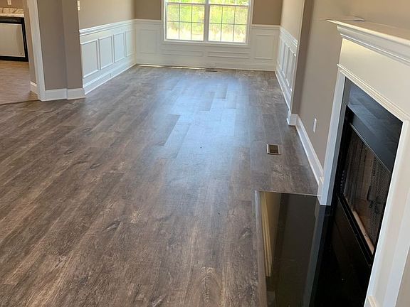 3rd image of 3110 Dominion Dr