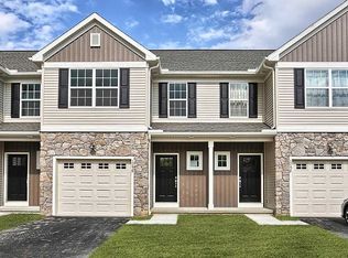 1756 Fairbanks Ln, Mechanicsburg, PA 17055