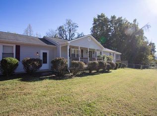 210 Evergreen Dr, Irvine, KY 40336