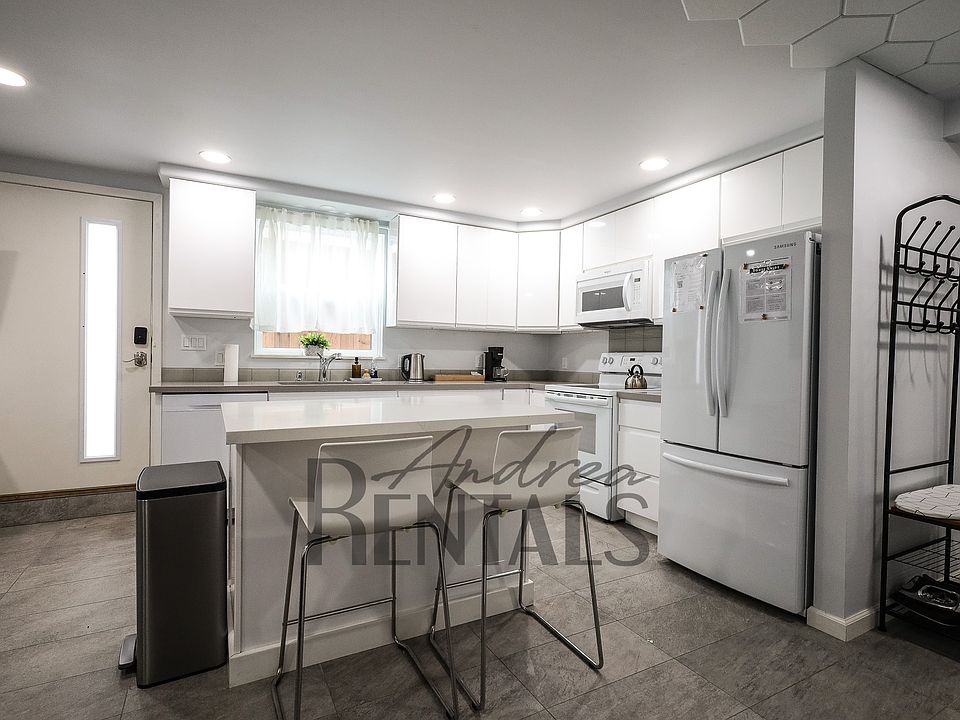 1st image of 580 Wesley Ave #A