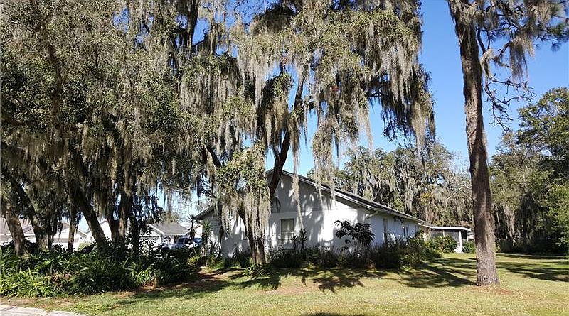 2nd image of 3914 Creek Woods Dr