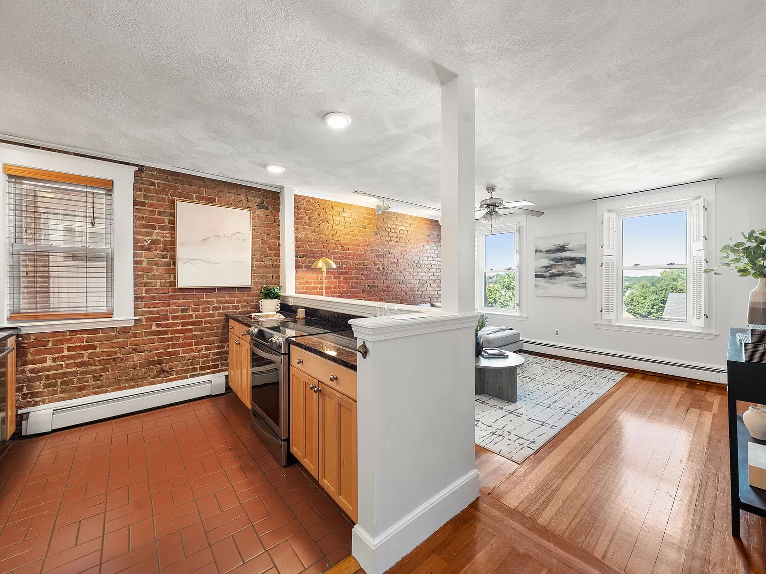 2 bed, 980 sqft, $3,100 — Photo 4